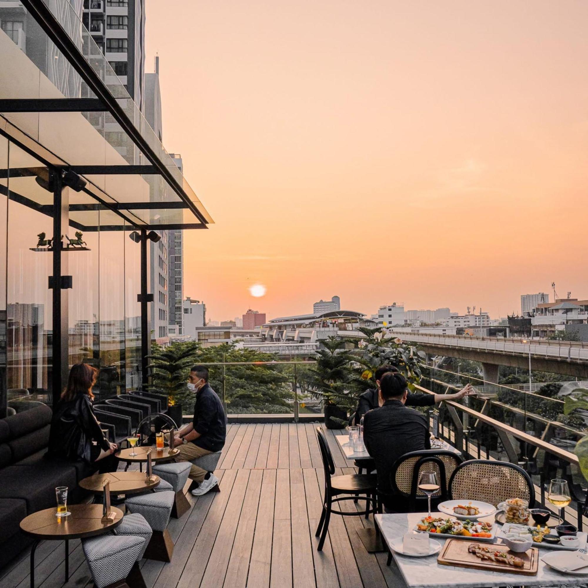 Cascade Hotel Бангкок Экстерьер фото